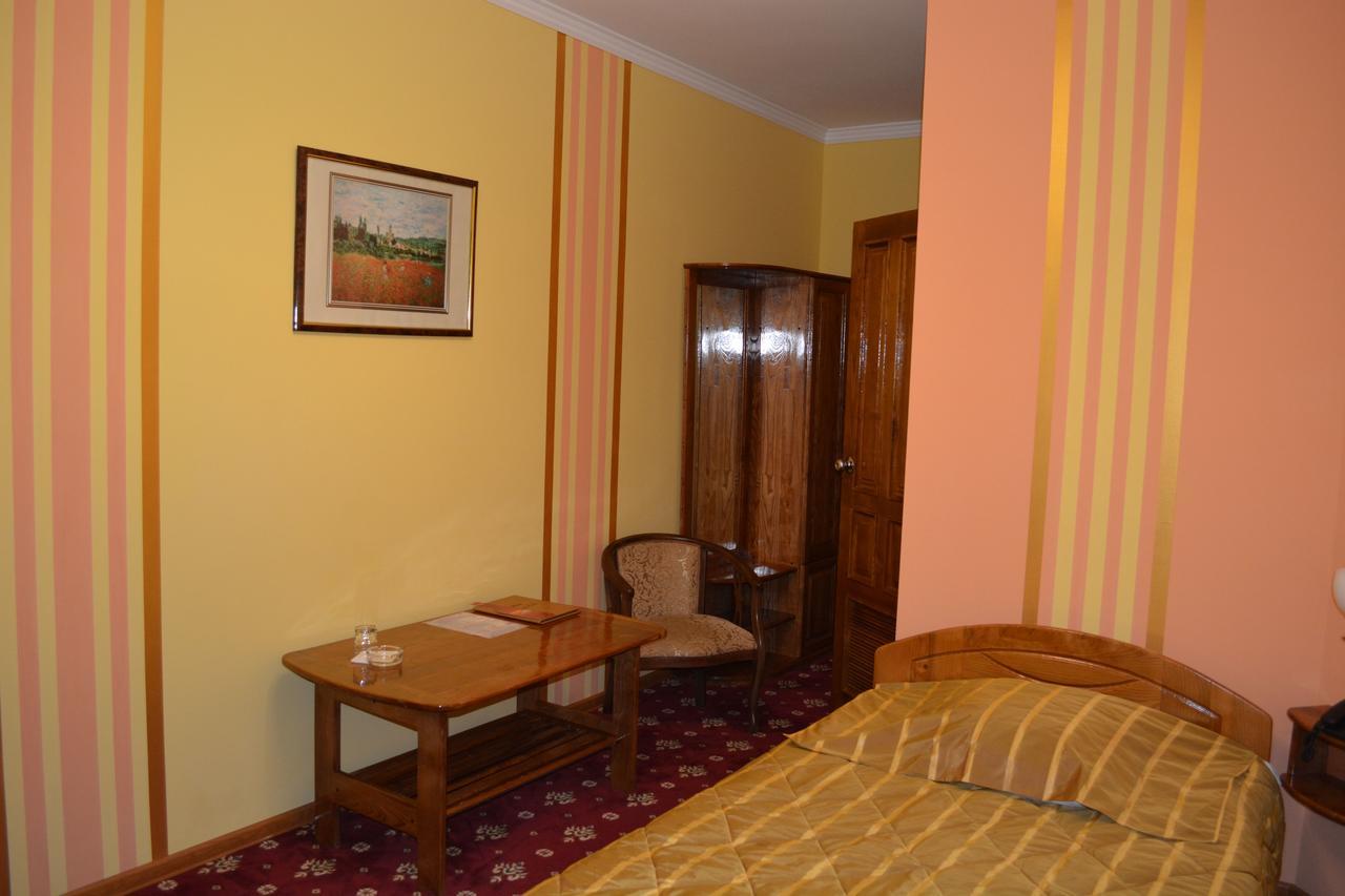 Hotel Papillon Tashkent Ngoại thất bức ảnh